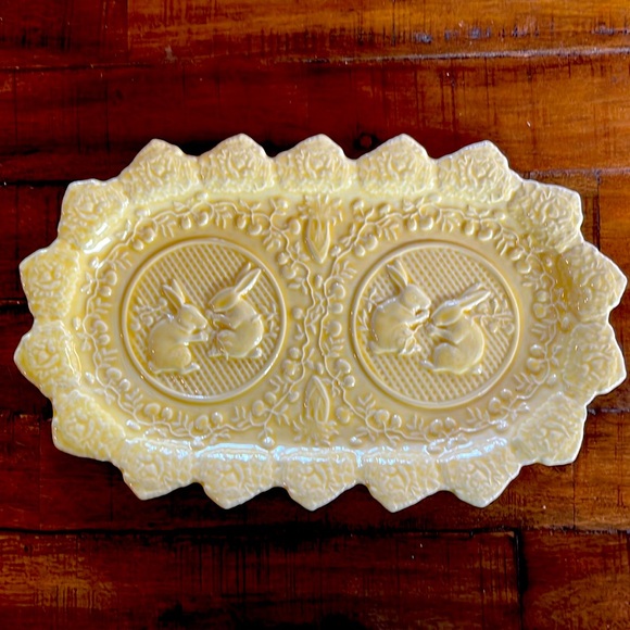 BORDALLO PINHEIRO Yellow bunny Ceramic Tray